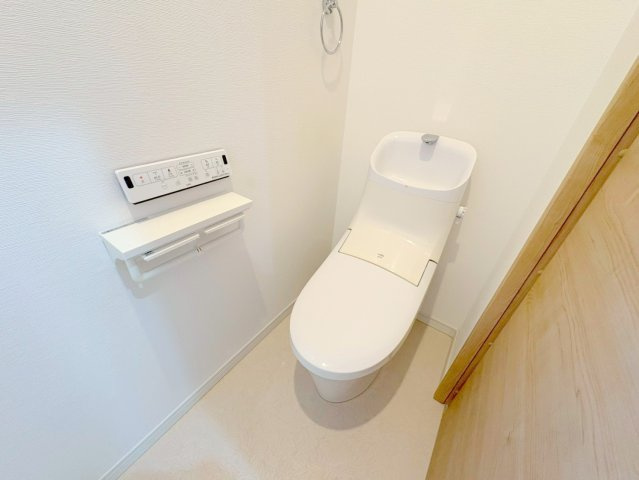same skyのトイレ|落ち着いた色調のトイレです