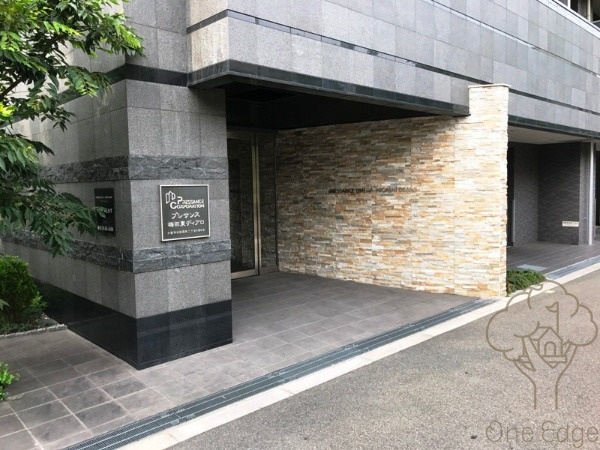 プレサンス梅田東ディアロのエントランス