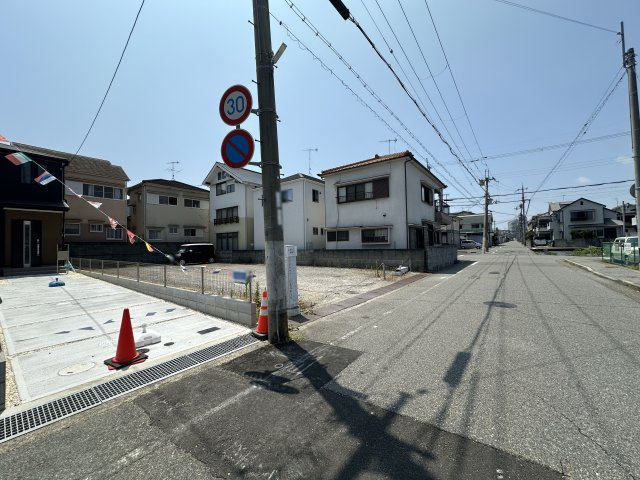 神戸市西区王塚台6丁目新築戸建４号棟の前面道路含む現地写真
