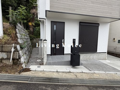 【エントランス】 | 【仲介手数料０円】藤沢市花の木　新築一戸建て | 藤沢市花の木　新築一戸建て