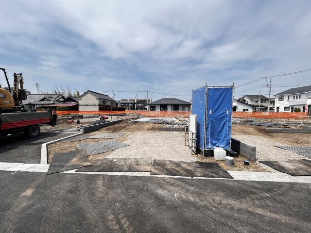 【ブルーミングガーデン】　宇都宮市江曽島町　全6邸の前面道路含む現地写真|〇3号棟【3（4）LDK+パントリー+カースペース３台】
ZEH水準の断熱・省エネ住宅♪物件の詳細は事前に資料をご用意してお待ちしております。
道路の配置や道の広さ日当たり等、現地もご確認ください。
