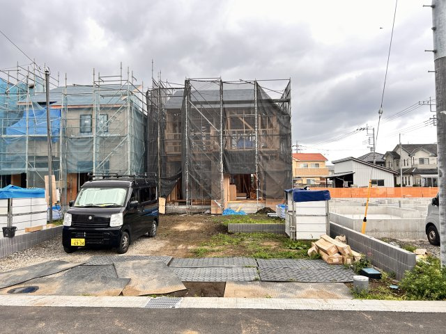 【ブルーミングガーデン】　宇都宮市江曽島町　全6邸の外観|〇4号棟【3（4）LDK+2WIC+カースペース3台】
わが家の電気は太陽でつくる♪太陽光発電システムで電気代も賢く節約の時代です。高品質インターネット回線付きです！
※2026年7月撮影