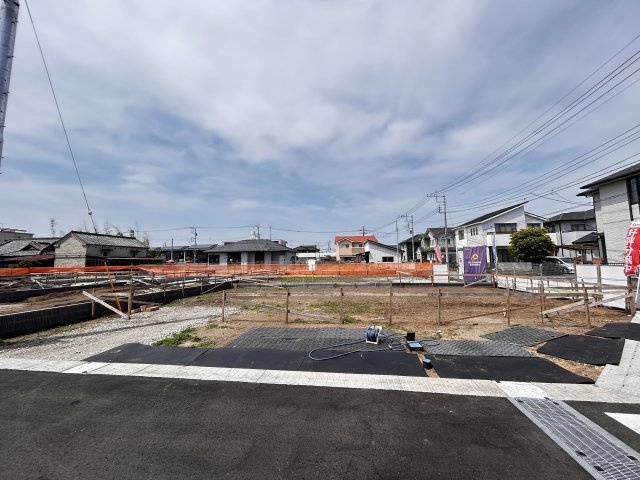 【ブルーミングガーデン】　宇都宮市江曽島町　全6邸の外観|〇分譲地〇
長期優良住宅は住宅ローン減税、固定資産税などの税制優遇を受けられます。さらに、安全と品質を追求した制震ダンバーやZEH（ゼッチ）水準の断熱・省エネ、こだわりの設備が安心、快適をご提供♪
