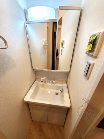 ACT DOORS天六の独立洗面台