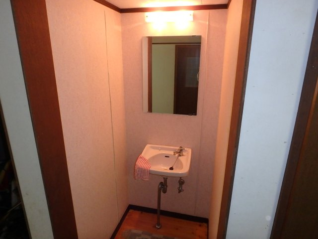 南伊豆マリンパーク中古別荘の洗面所