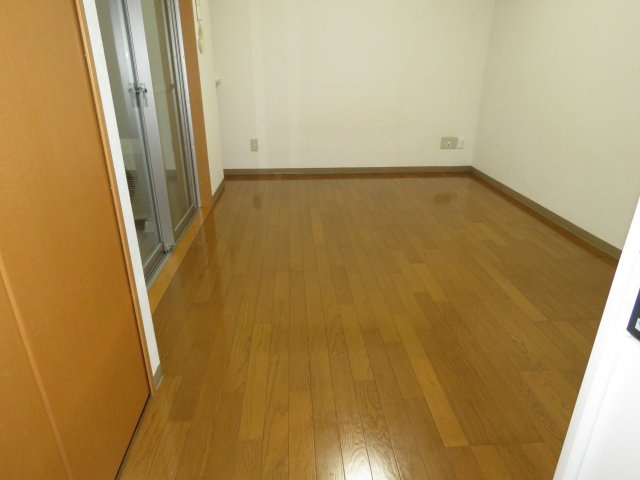 伊勢原七番館の洋室|反転タイプ