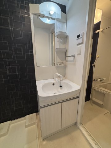 Ｍ－ＲＥＳＩＤＥＮＣＥ新大阪Ｇａｒｄｅｎの独立洗面台
