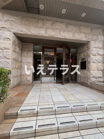 プレサンス神戸駅前グランツのエントランス