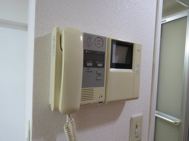 伊勢原七番館のセキュリティ|インタフォン
反転タイプ