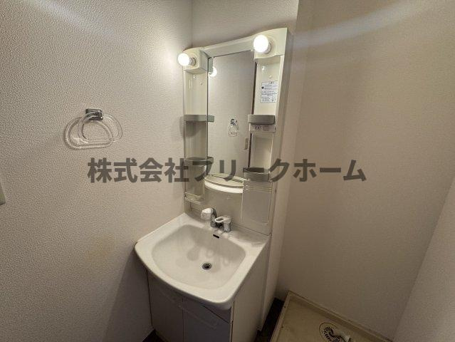 三鷹市井の頭１丁目のアパートの洗面所
