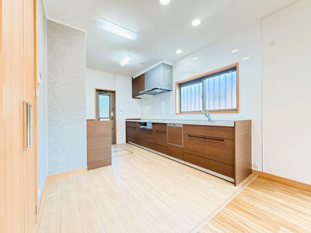 奈良県生駒市桜ケ丘のキッチン|◆広々キッチンでお料理も快適♪◆