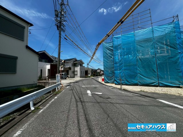 【同施工物件ご案内可能】刈谷市井ケ谷町中切　全5棟の前面道路含む現地写真|事前予約にて現地ご見学いただけます！お気軽にお問い合わせください♪
■株式会社　セキュアハウス　豊明支店■
住宅ローンに強く、知識、経験豊富なスタッフ在籍
お客様に寄り添い、ご成約後もサポート致します