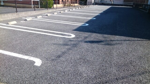 サンライズの駐車場