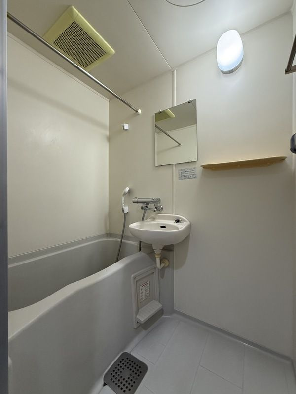厚木市水引１丁目の賃貸マンションの浴室