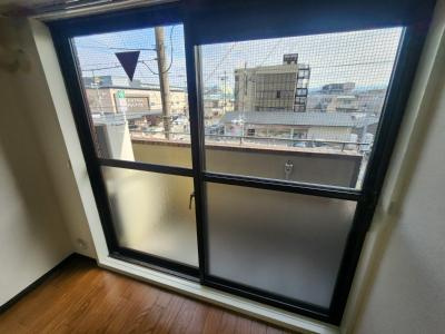 グランドール西大路のバルコニー|東向きバルコニー