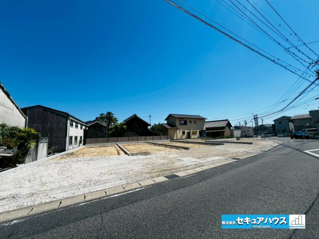 【同施工物件ご案内可能】刈谷市井ケ谷町中切　全5棟の前面道路含む現地写真|事前予約にて現地ご見学いただけます！お気軽にお問い合わせください♪
■株式会社　セキュアハウス■
住宅ローンに強く、知識、経験豊富なスタッフ在籍
お客様に寄り添い、ご成約後もサポート致します。