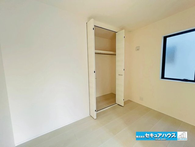【本日ご案内可能】刈谷市井ケ谷町中切　全5棟のバルコニー|【バルコニー　5号棟】
◆見晴らしもよく、太陽の温かな温もりをめいっぱい受け止めてくれます。
太陽の光と爽やかな風を受けたお洗濯物はあっという間に乾き、取りこむ時には太陽の匂いを感じられそうですね。　