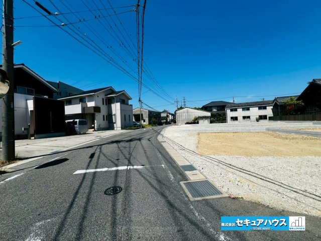 【同施工物件ご案内可能】刈谷市井ケ谷町中切　全5棟の前面道路含む現地写真|事前予約にて現地ご見学いただけます！お気軽にお問い合わせください♪
■株式会社　セキュアハウス■
住宅ローンに強く、知識、経験豊富なスタッフ在籍
お客様に寄り添い、ご成約後もサポート致します