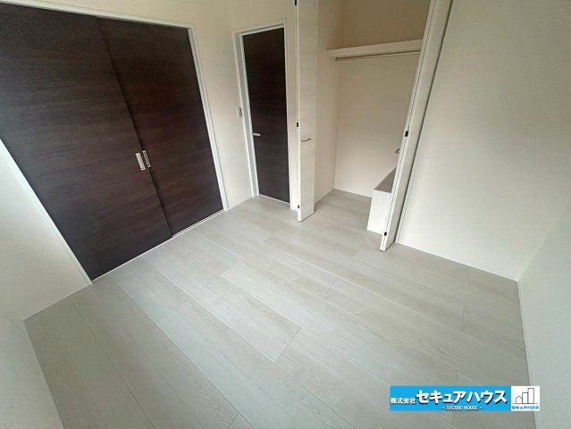 【本日ご案内可能】刈谷市井ケ谷町中切　全5棟の洋室|事前予約にて現地ご見学いただけます！お気軽にお問い合わせください♪
■株式会社　セキュアハウス　豊明支店■
住宅ローンに強く、知識、経験豊富なスタッフ在籍
お客様に寄り添い、ご成約後もサポート致します