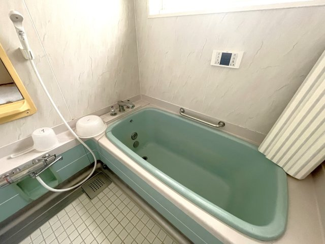北今泉戸建の浴室