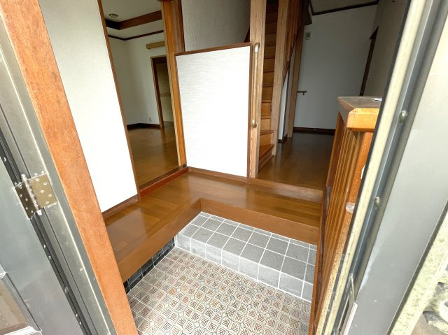 北今泉戸建の玄関