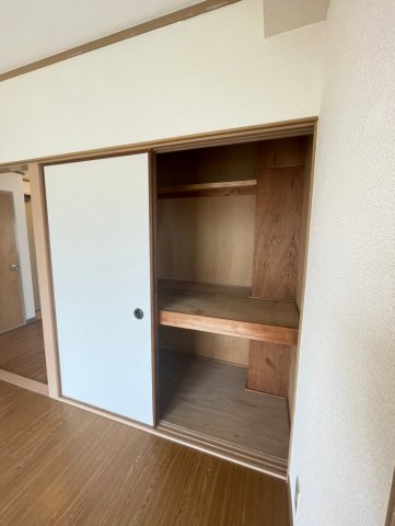 大阪市淀川区十八条３丁目の賃貸マンションの収納