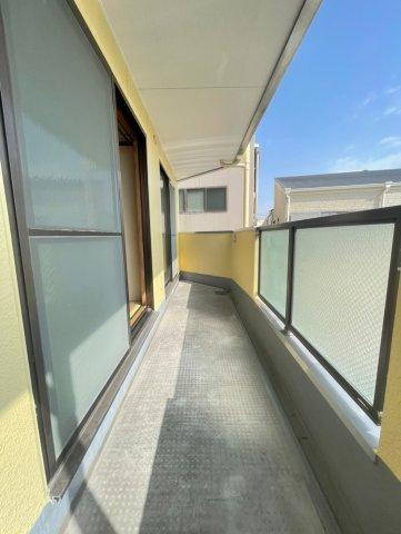 大阪市淀川区十八条３丁目の賃貸マンションのバルコニー