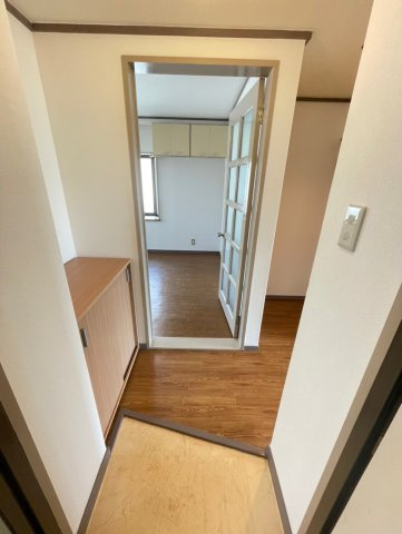 大阪市淀川区十八条３丁目の賃貸マンションの玄関