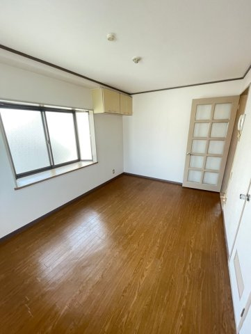 大阪市淀川区十八条３丁目の賃貸マンションの居間・リビング