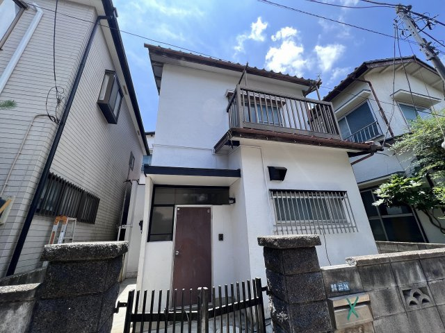 市川市曽谷戸建てⅡのエントランス