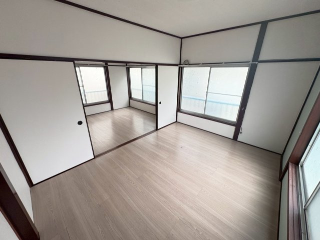 市川市曽谷戸建てⅡの居間・リビング