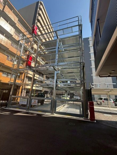 CREST TAPP金山の駐車場