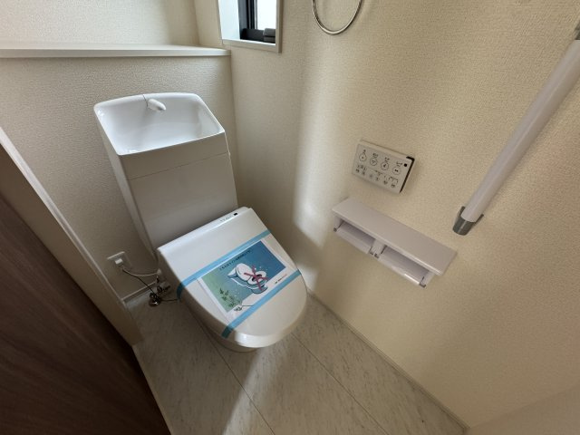 明石市材木町新築戸建のトイレ