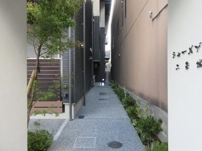 シャーメゾン二条城のエントランス