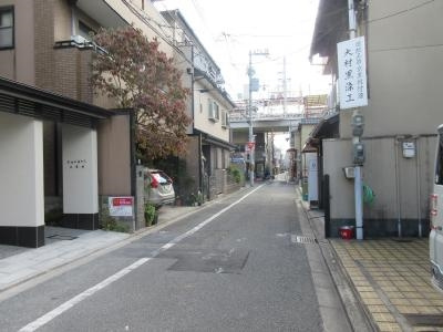 シャーメゾン二条城の周辺|前面道路