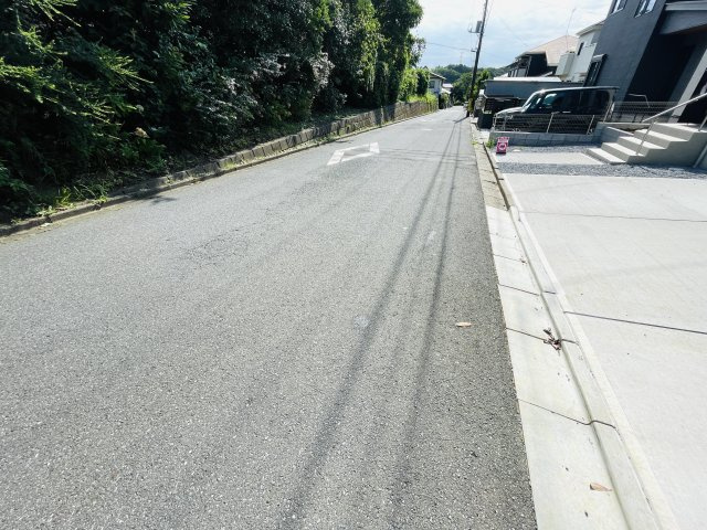 佐倉市八幡台３丁目６期の前面道路含む現地写真