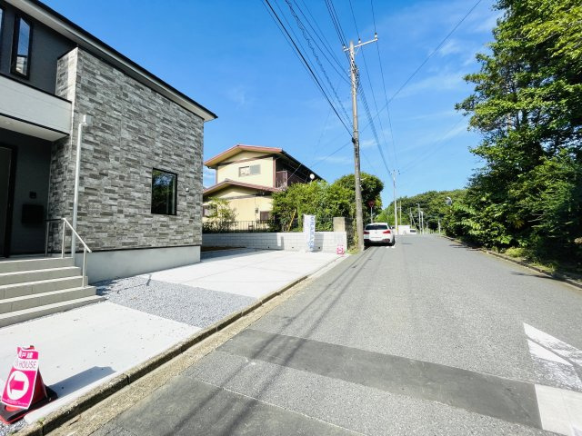 佐倉市八幡台３丁目６期の前面道路含む現地写真