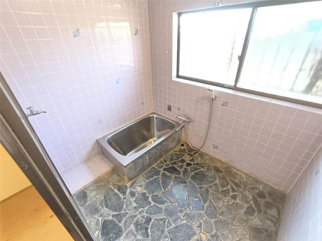 野中町十三部戸建の浴室