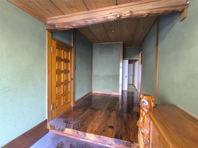 野中町十三部戸建の玄関