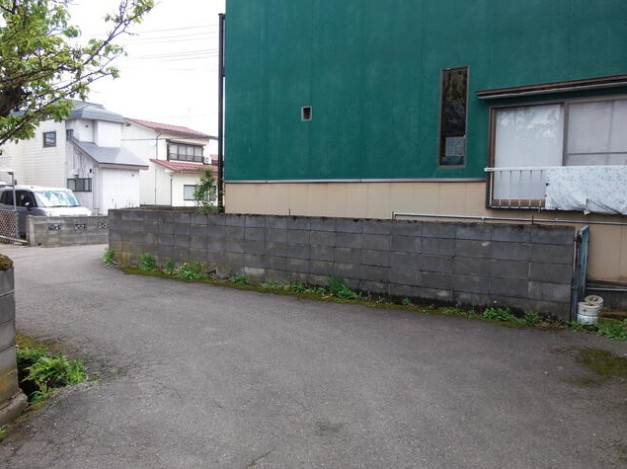 会津若松市東年貢 売地の前面道路含む現地写真