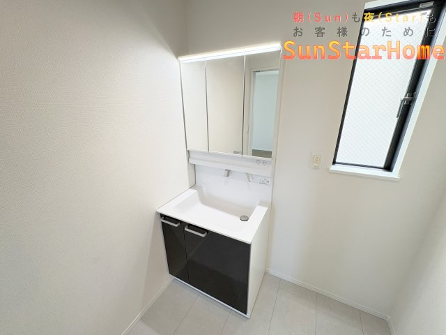 【サンスターホーム】青梅市新町5丁目　新築D号棟の独立洗面台