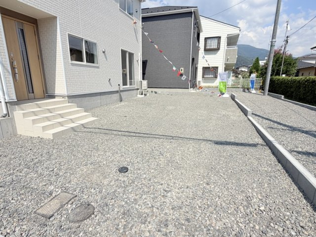 里山辺(第10)の駐車場