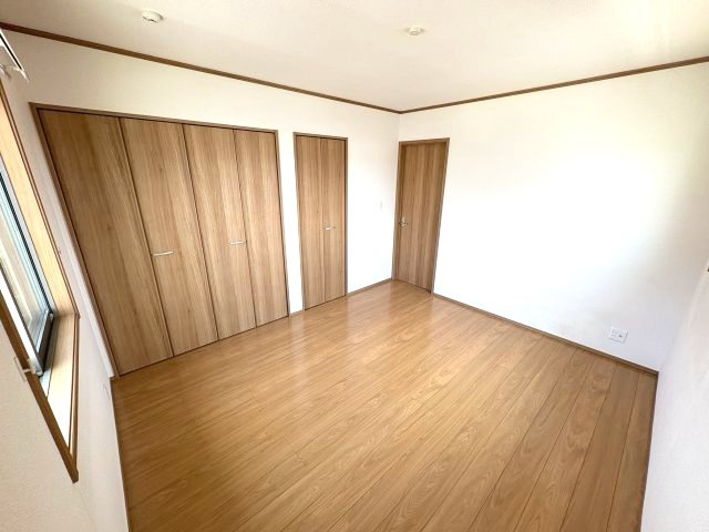 ボヌールB棟の洋室|広々とした洋室です