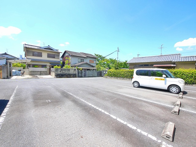グリーンホープの駐車場|駐車場があるので、車を買う予定の方も安心です