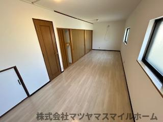 【居間・リビング】 | 元町1丁目戸建賃貸