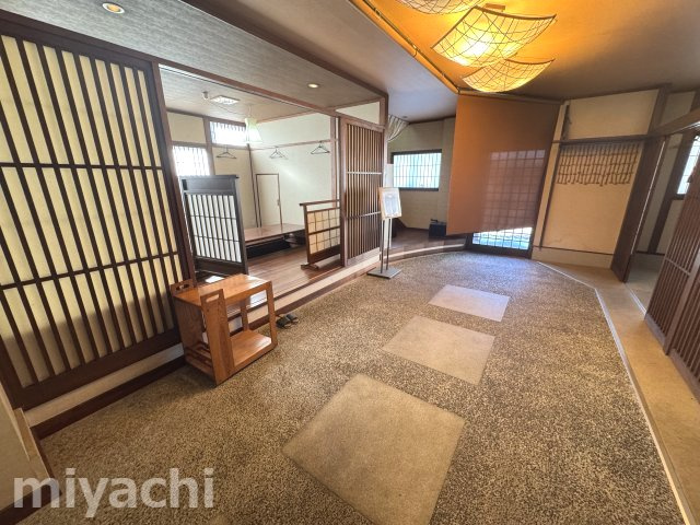 吉野川市川島町桑村の店舗