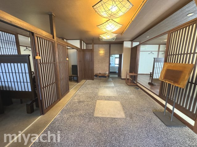 吉野川市川島町桑村の店舗