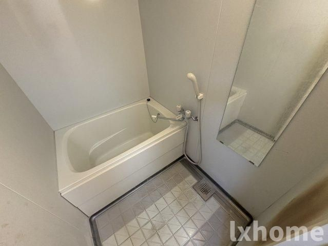 ネオメゾン小山B棟の浴室|落ち着いた空間のお風呂です