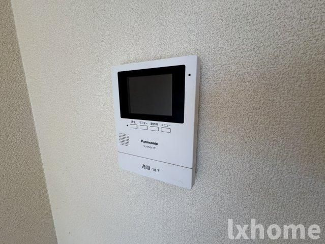 ネオメゾン小山B棟のセキュリティ|おしゃれな居間です