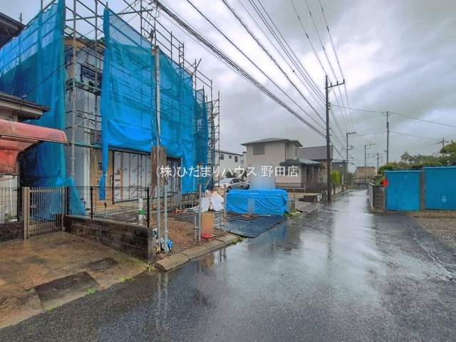 流山市東深井20期　新築戸建　1号棟の前面道路含む現地写真|接道：北側約4.0ｍ公道